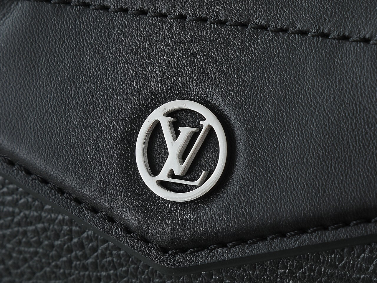 ルイ・ヴィトン「Louis Vuitton」BIKER PM ショルダーバッグ