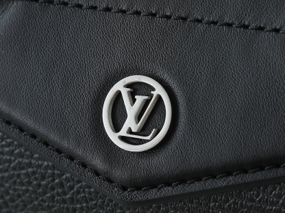 ルイ・ヴィトン「Louis Vuitton」BIKER PM ショルダーバッグ