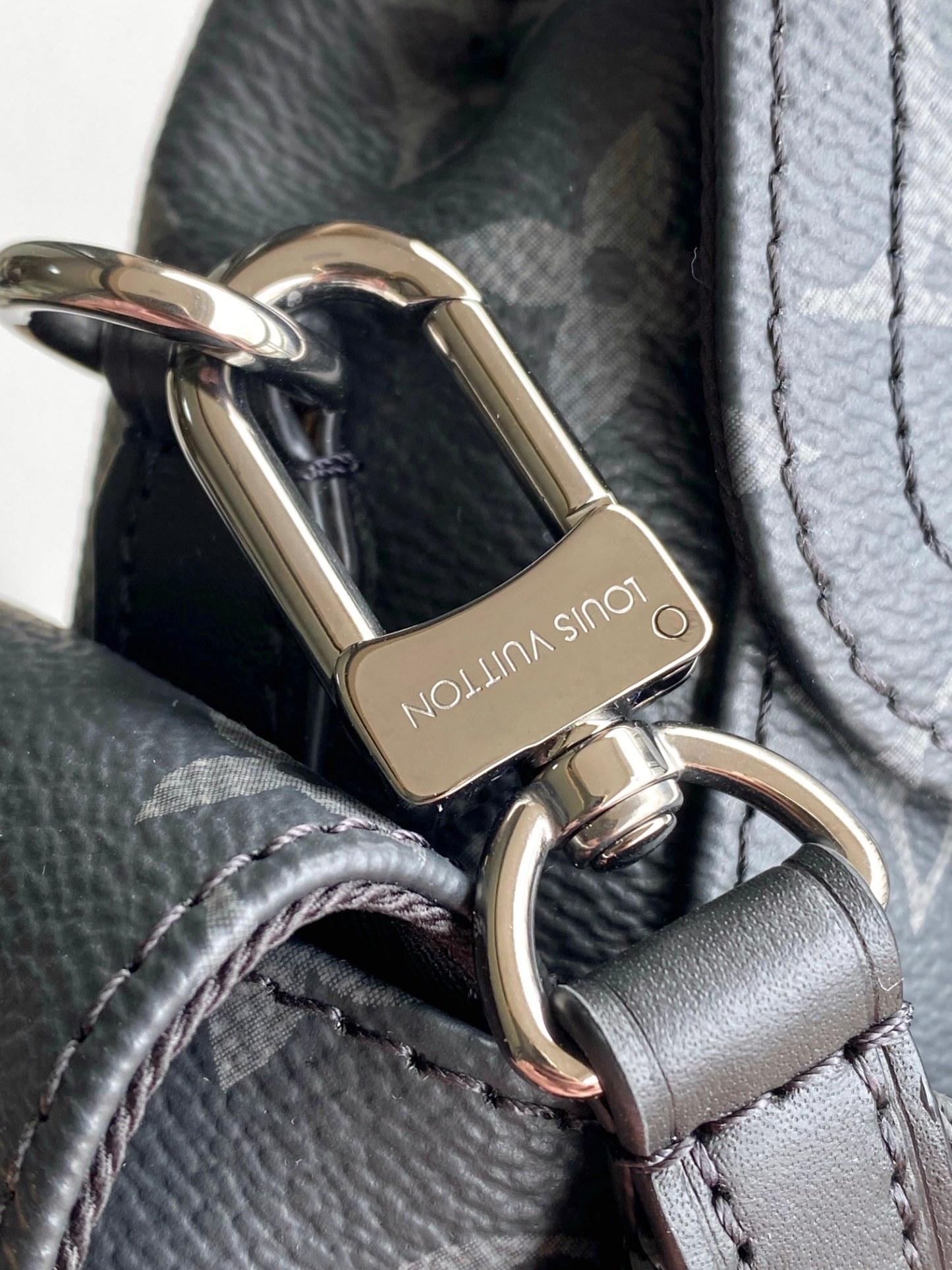 ルイ・ヴィトン「Louis Vuitton」 Nano Christopher ショルダーバッグ