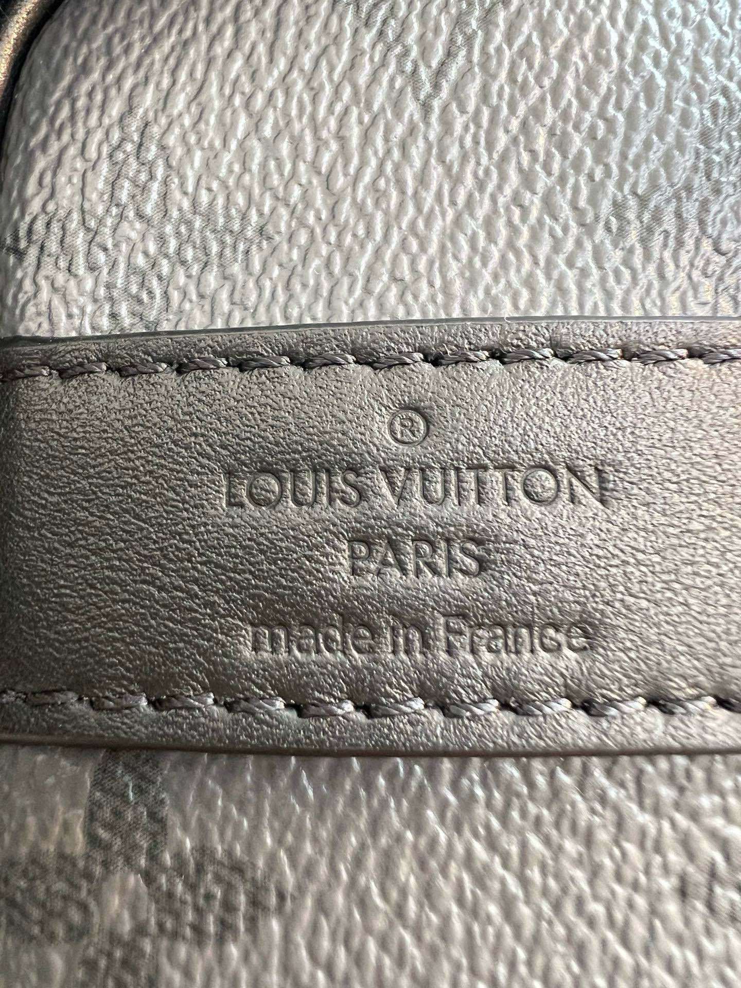 ルイ・ヴィトン「Louis Vuitton」モノグラム エクリプス 逆さま キープオール バンドリエール 25 ハンドバッグ