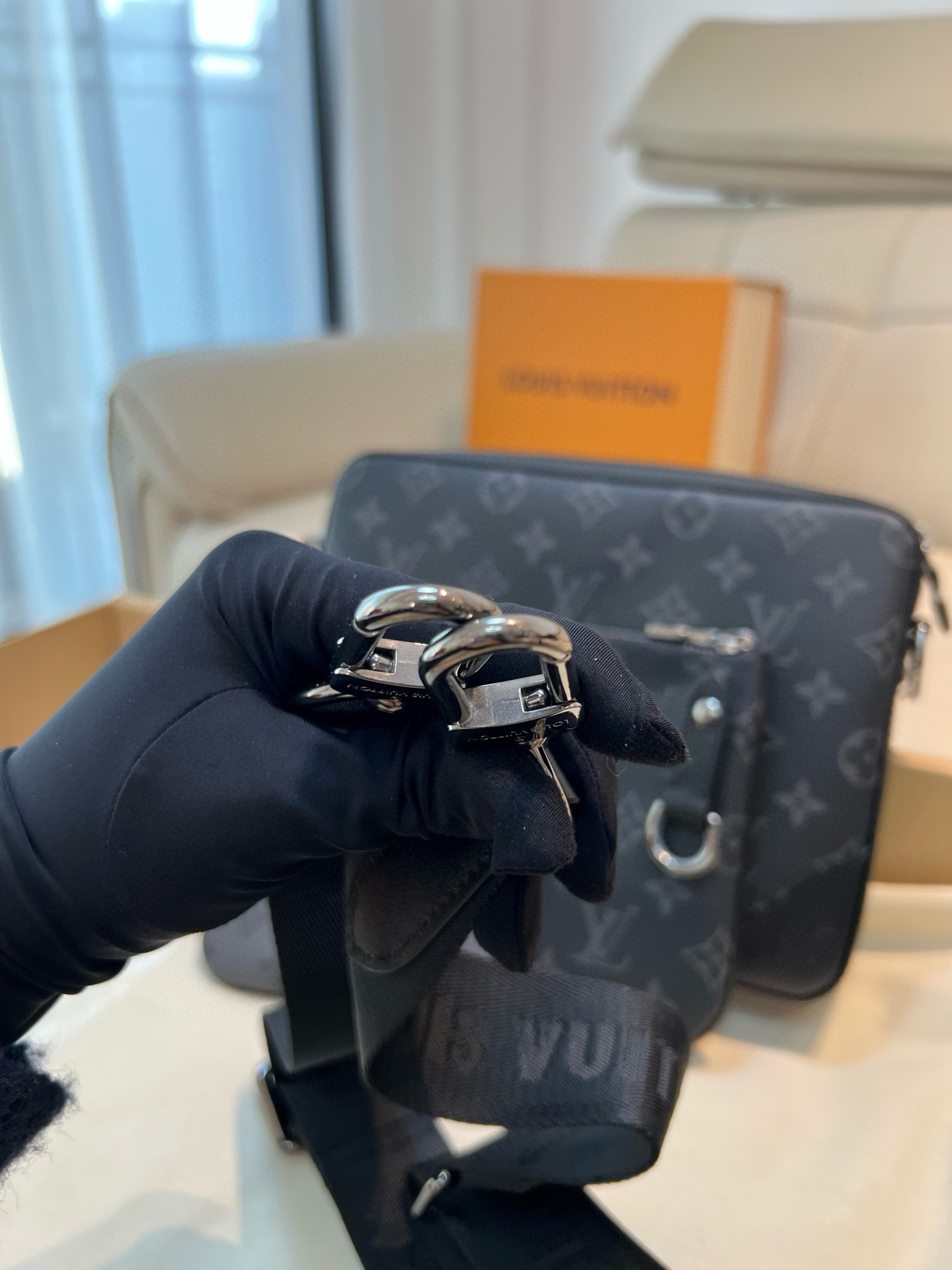 ルイ・ヴィトン「Louis Vuitton」Monogram Eclipse Reverse Trio メッセンジャーバッグ