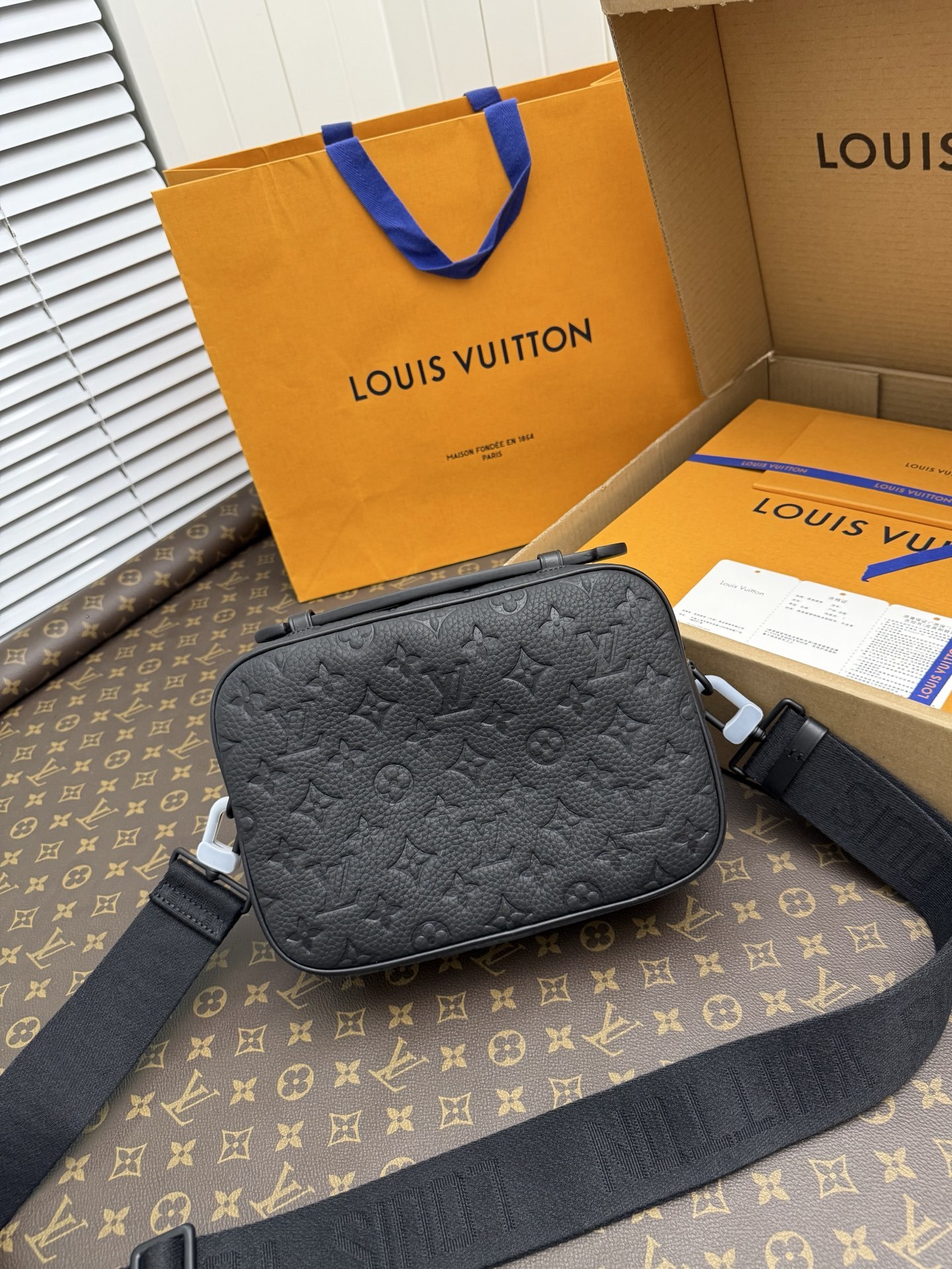 ルイ・ヴィトン「Louis Vuitton」S Lock トーリロンレザー メッセンジャーバッグ