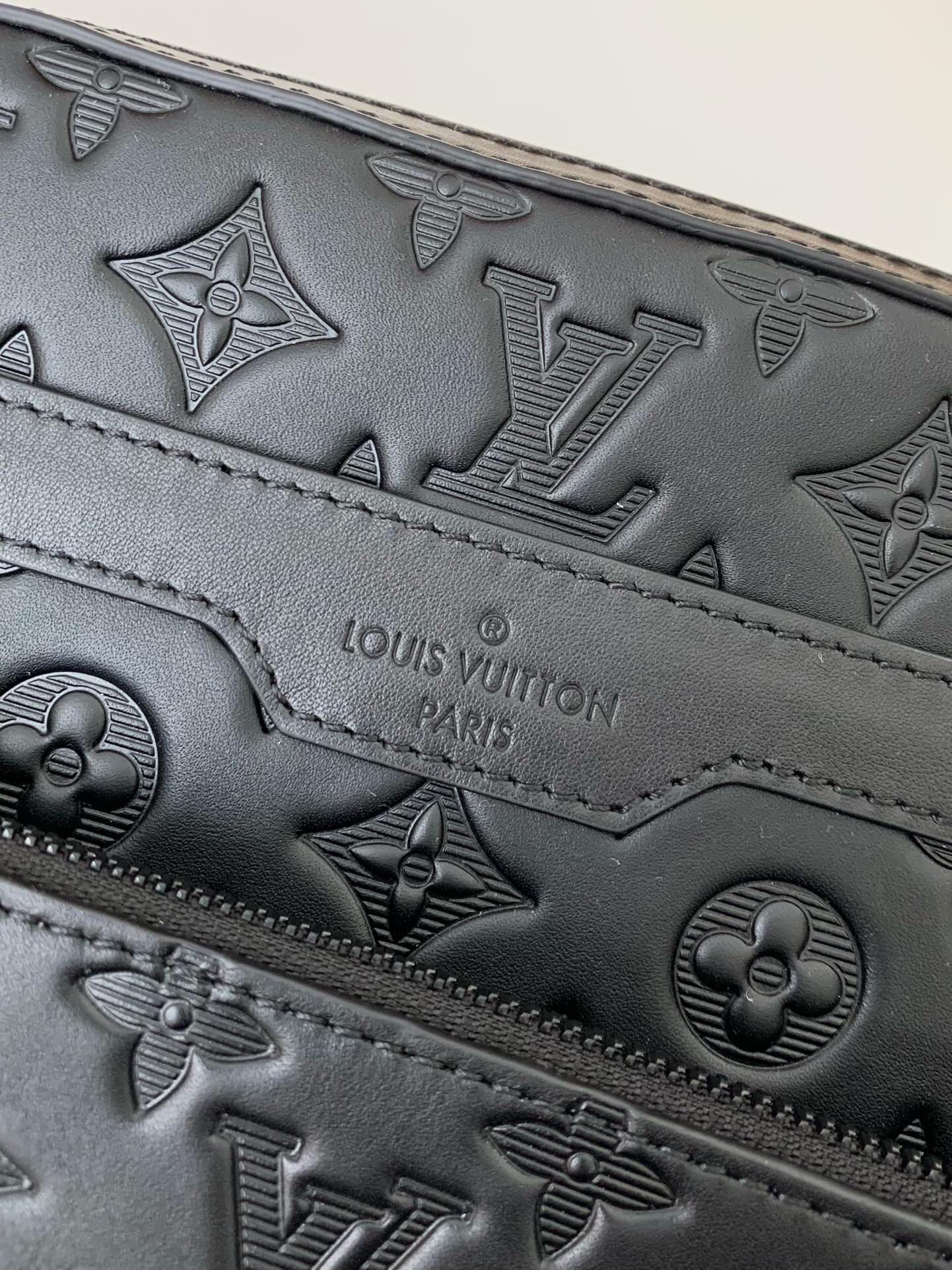 ルイ・ヴィトン「Louis Vuitton」モノグラム シャドウ トリオ メッセンジャー ショルダーバッグ
