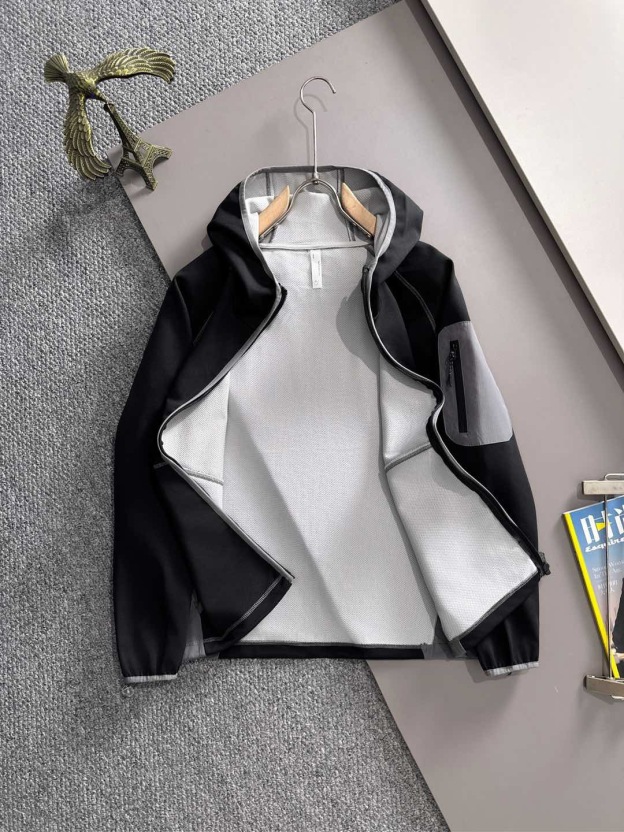 ルイ・ヴィトン「Louis Vuitton」クラシック ウインドブレーカー ジャケット