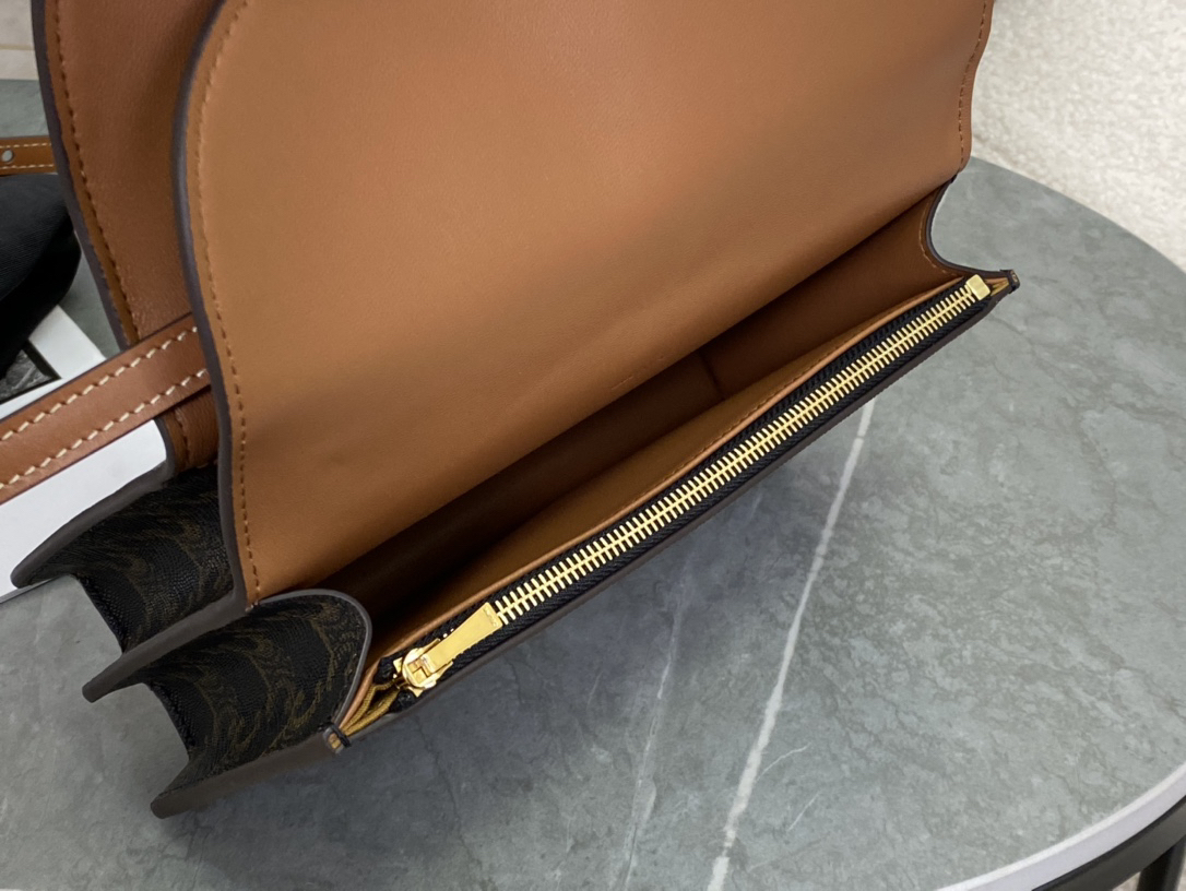 セリーヌ「Celine」New Luggage スモール ショルダーバッグ