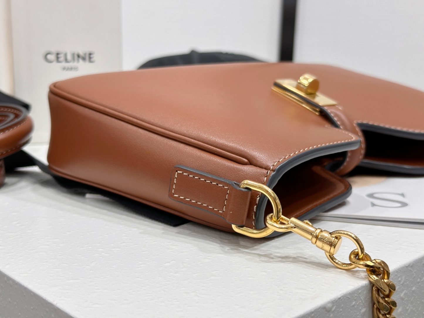セリーヌ「Celine」CAMILLE 16 SOFT ショルダーバッグ