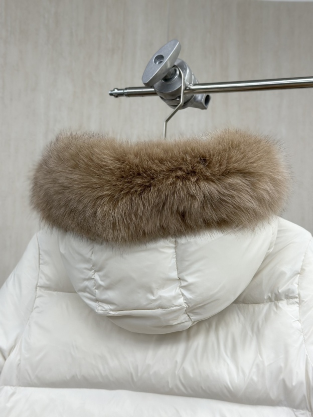 モンクレール「Moncler」Laichefur Aラインフード付きダウンジャケット