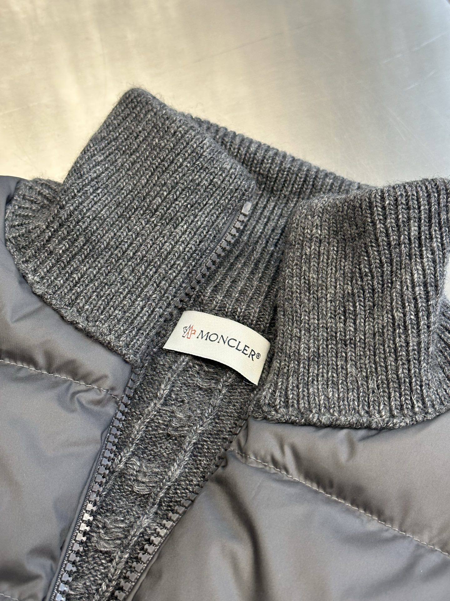 モンクレール「Moncler」rezesse ダウンジャケット