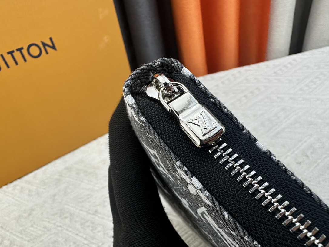 ルイ・ヴィトン「Louis Vuitton」ポルトフォイユ･サラ