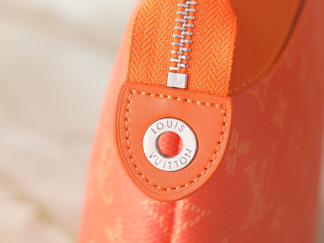 ルイ・ヴィトン「Louis Vuitton」ポシェット･ヴォワヤージュ スープル