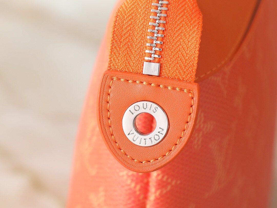 ルイ・ヴィトン「Louis Vuitton」ポシェット･ヴォワヤージュ スープル