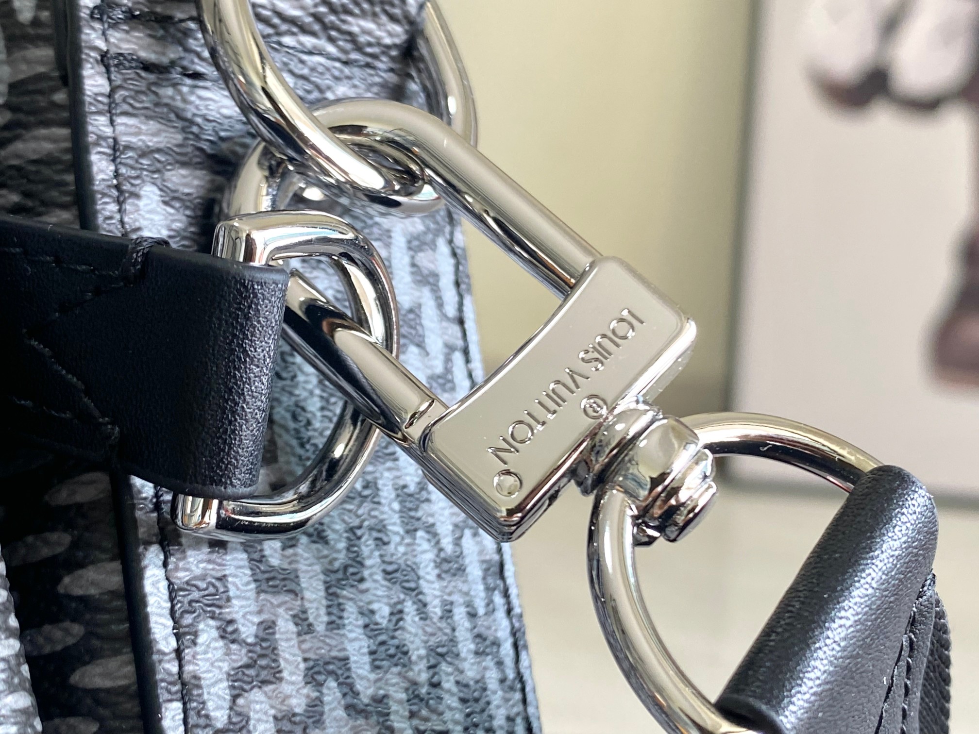 ルイ・ヴィトン「Louis Vuitton」新作 Trio メッセンジャーバッグ