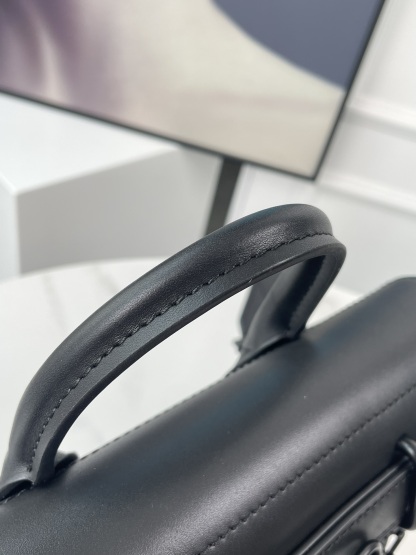 ルイ・ヴィトン「Louis Vuitton」Steamer メッセンジャーバッグ