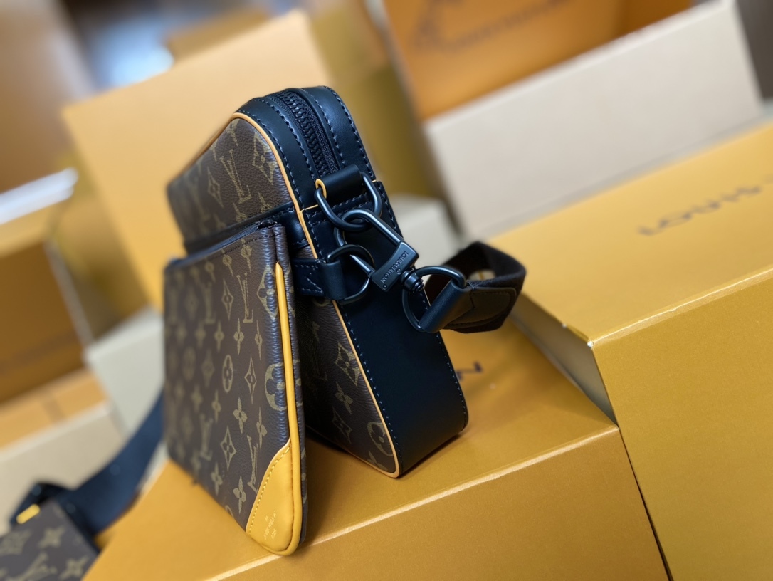 ルイ・ヴィトン「Louis Vuitton」新作 Trio メッセンジャーバッグ