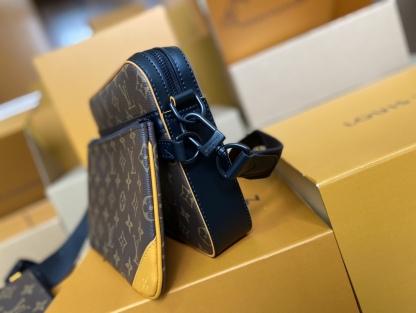 ルイ・ヴィトン「Louis Vuitton」新作 Trio メッセンジャーバッグ