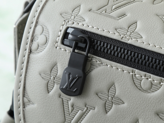 ルイ・ヴィトン「Louis Vuitton」スタイリッシュ メッセンジャーバッグ