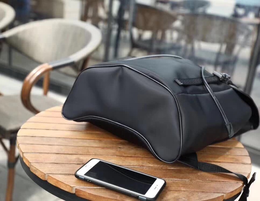 ヴェルサーチ「Versace」メデューサ バックパック