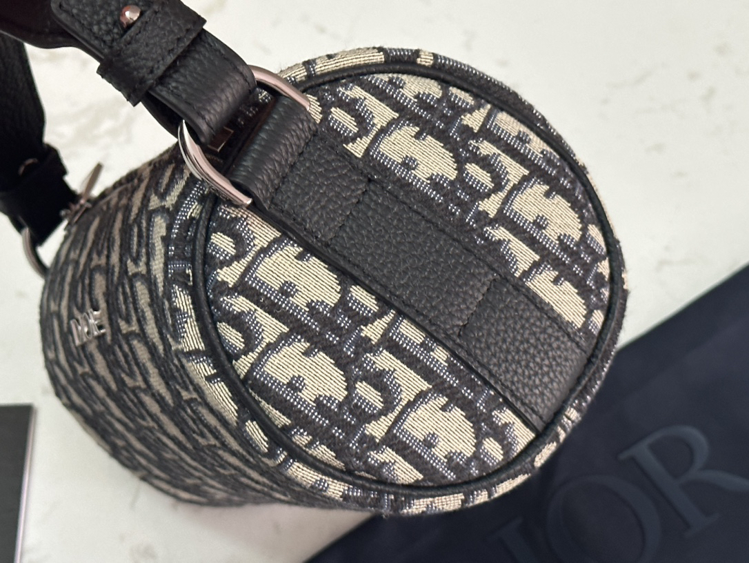 ディオール「Dior」Oblique Roller Bag ハンドバッグ