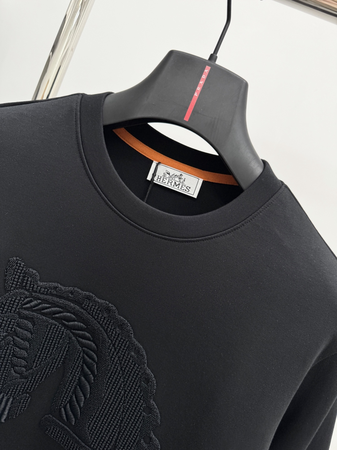 エルメス「Hermès」立体刺繍ロゴ 長袖スウェット