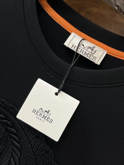 エルメス「Hermès」クルーネックスウェットシャツ