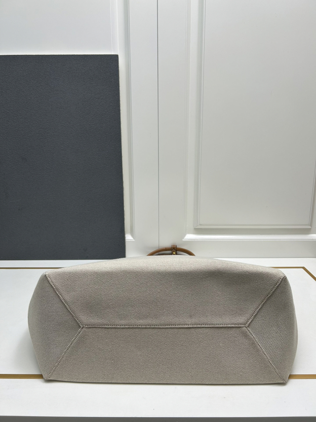 ミュウミュウ「Miu Miu」Ivyコレクション キャンバスレザーバケットバッグ