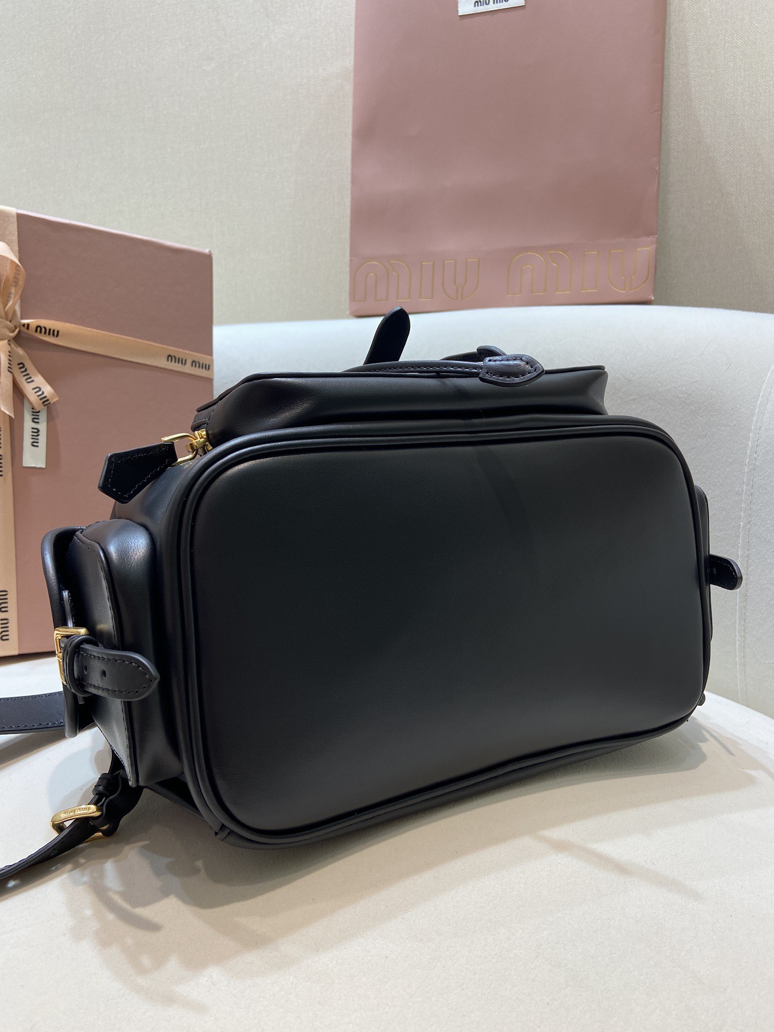 ミュウミュウ「Miu Miu」レザーバックパック