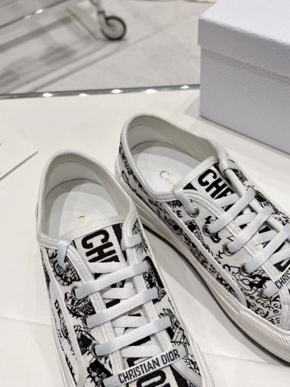 ディオール「Dior」ラディクット スニーカー