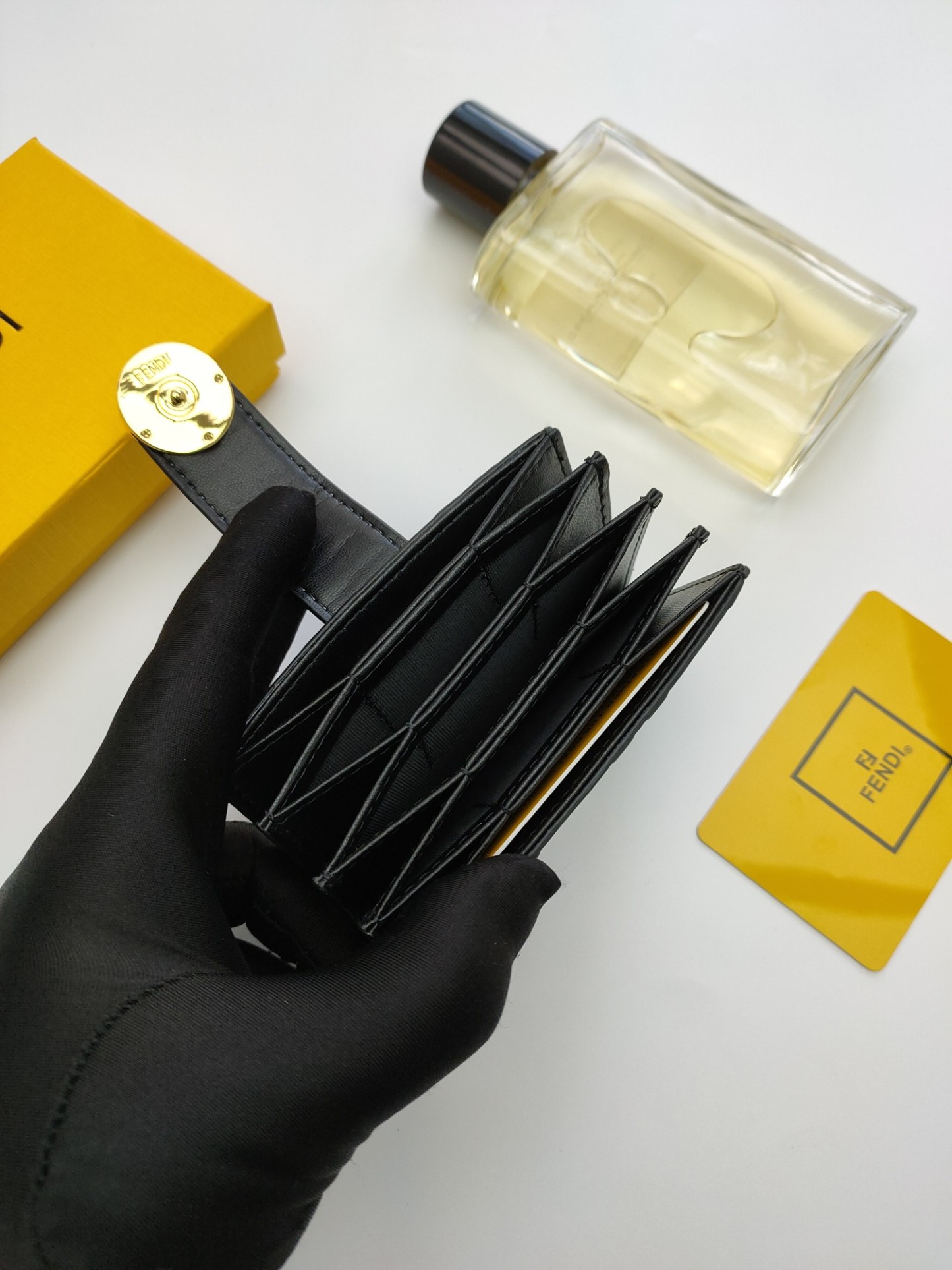フェンディ「Fendi」フェンディ F is Fendi カードケース / カードホルダー
