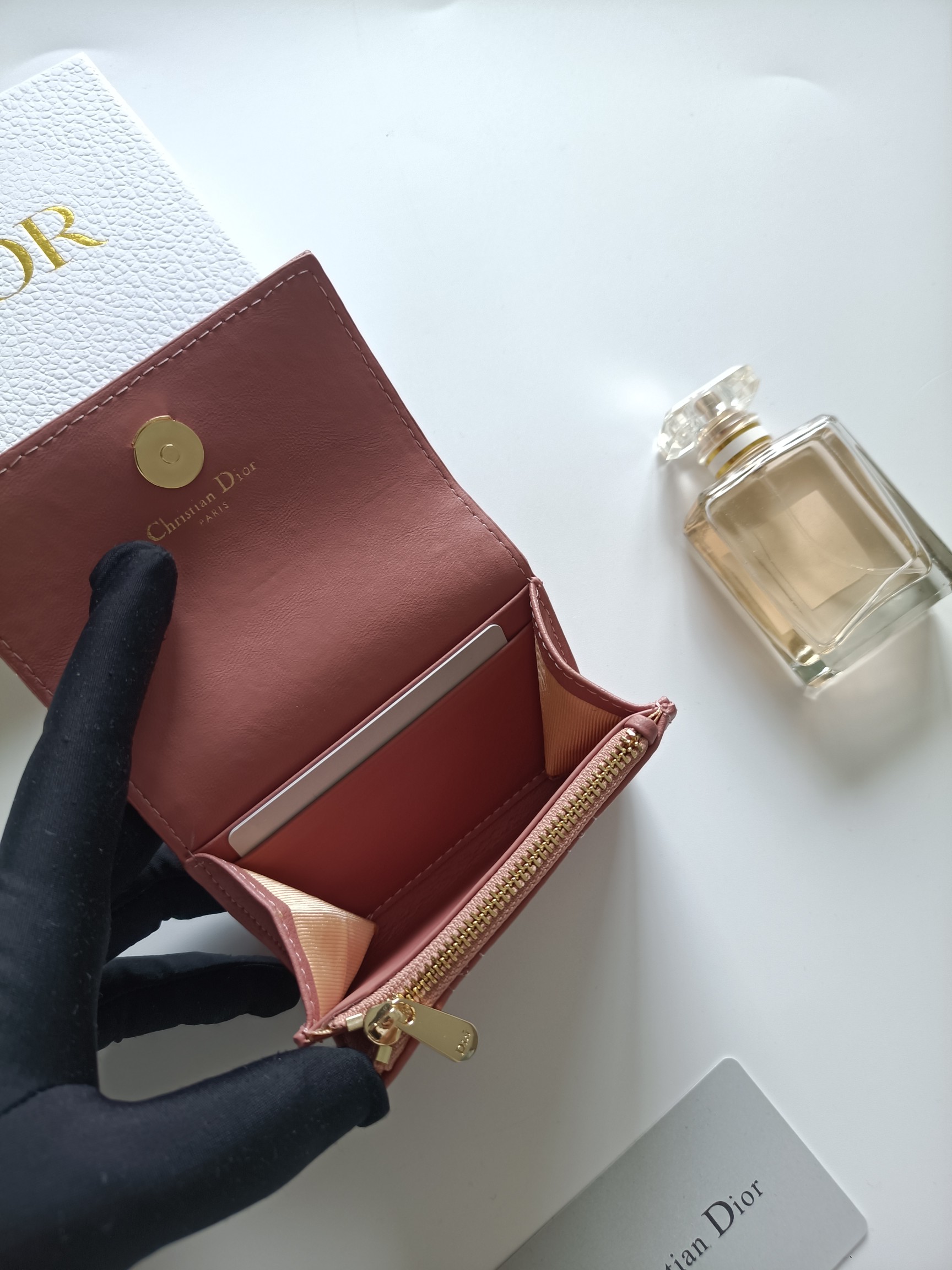 ディオール「Dior」ディオール 30 モンテーニュ グリシン ウォレット / コンパクトウォレット