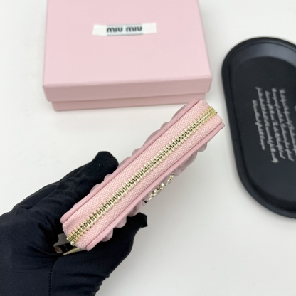ミュウミュウ「Miu Miu」ミュウミュウ マテラッセ ラムスキン カードケース 793 / カードホルダー