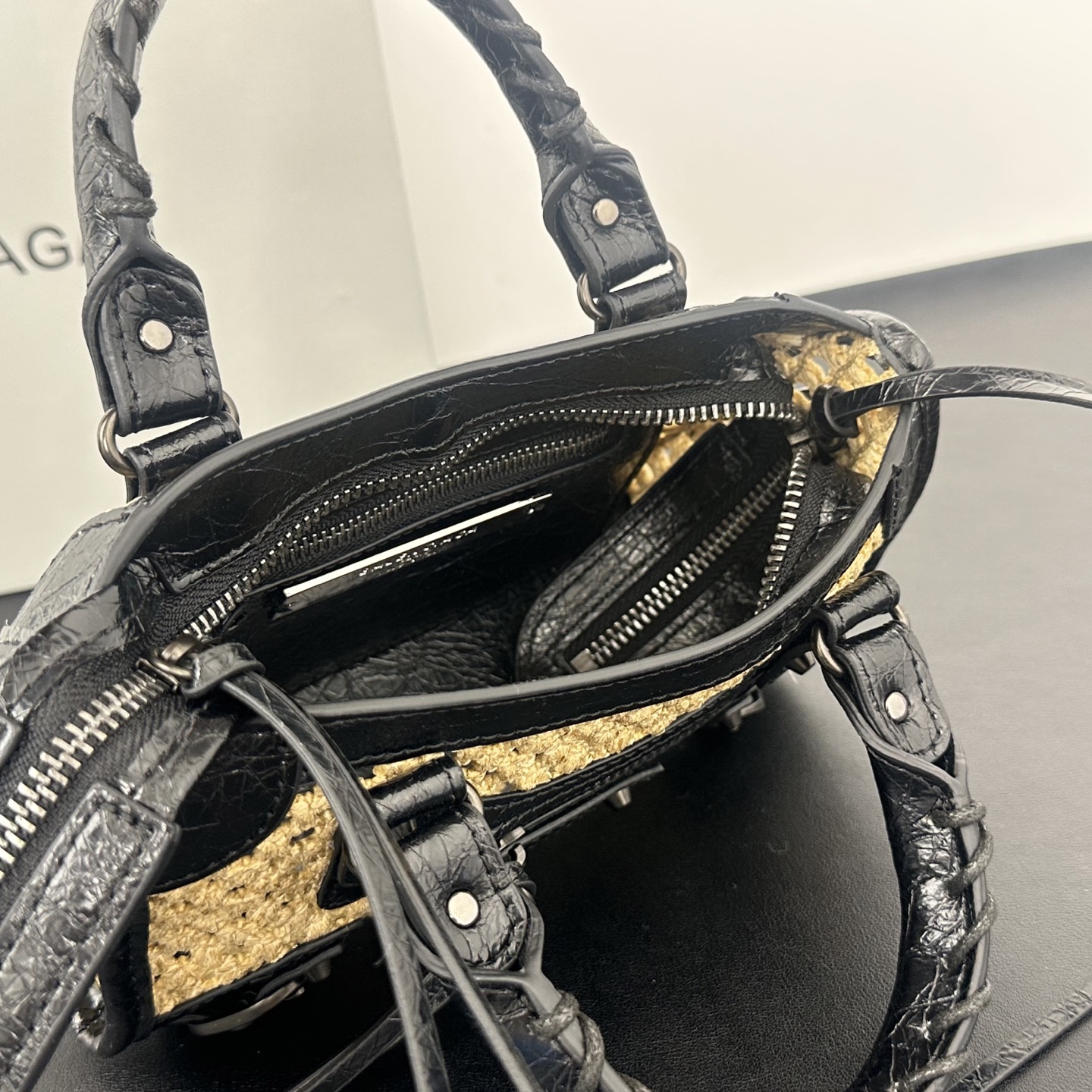 バレンシアガ「Balenciaga」バレンシアガ ラフィア ル・シティ ハンドバッグ / トートバッグ