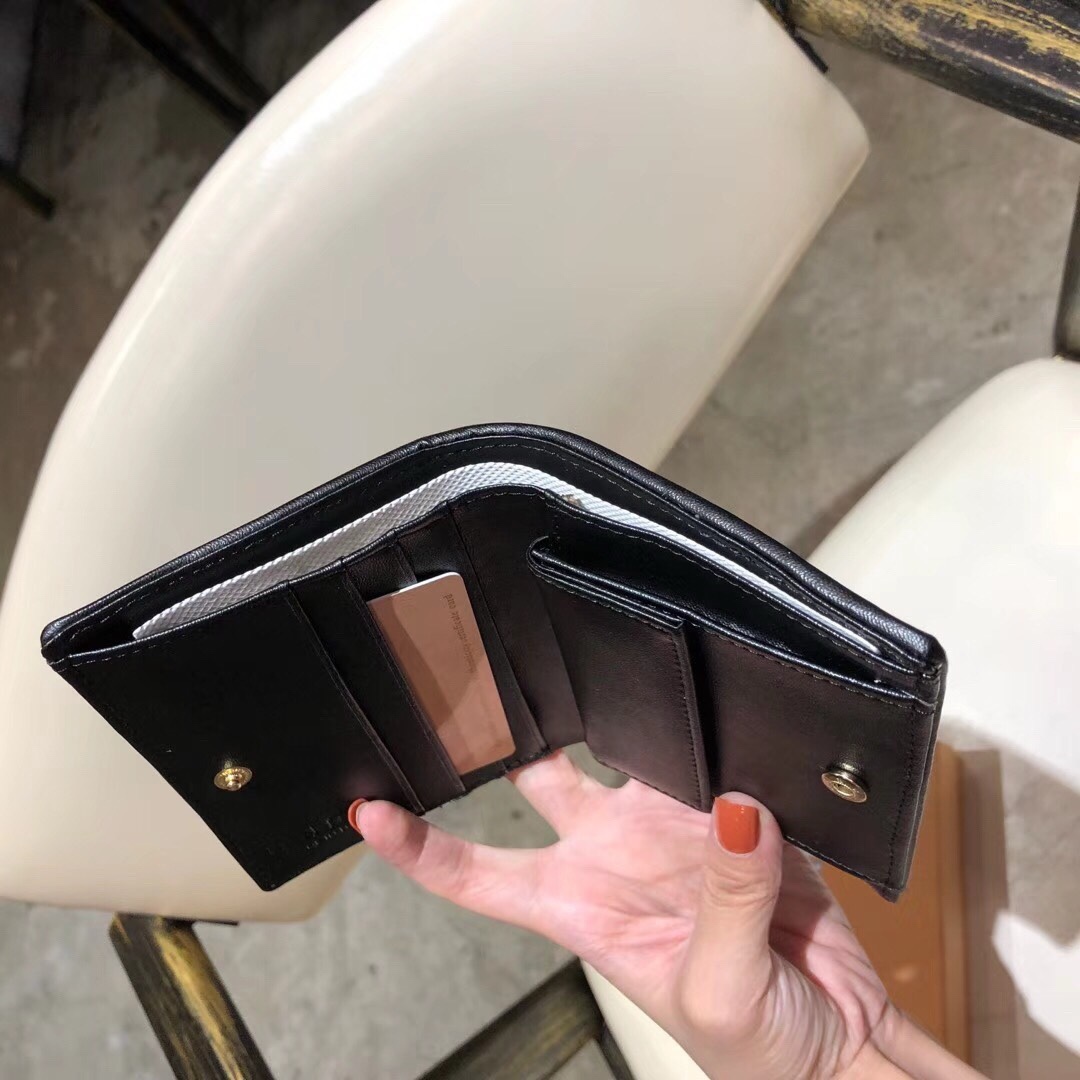 ミュウミュウ「Miu Miu」ミュウミュウ ラムスキン コンパクトバッグ 5439 / ショルダーバッグ