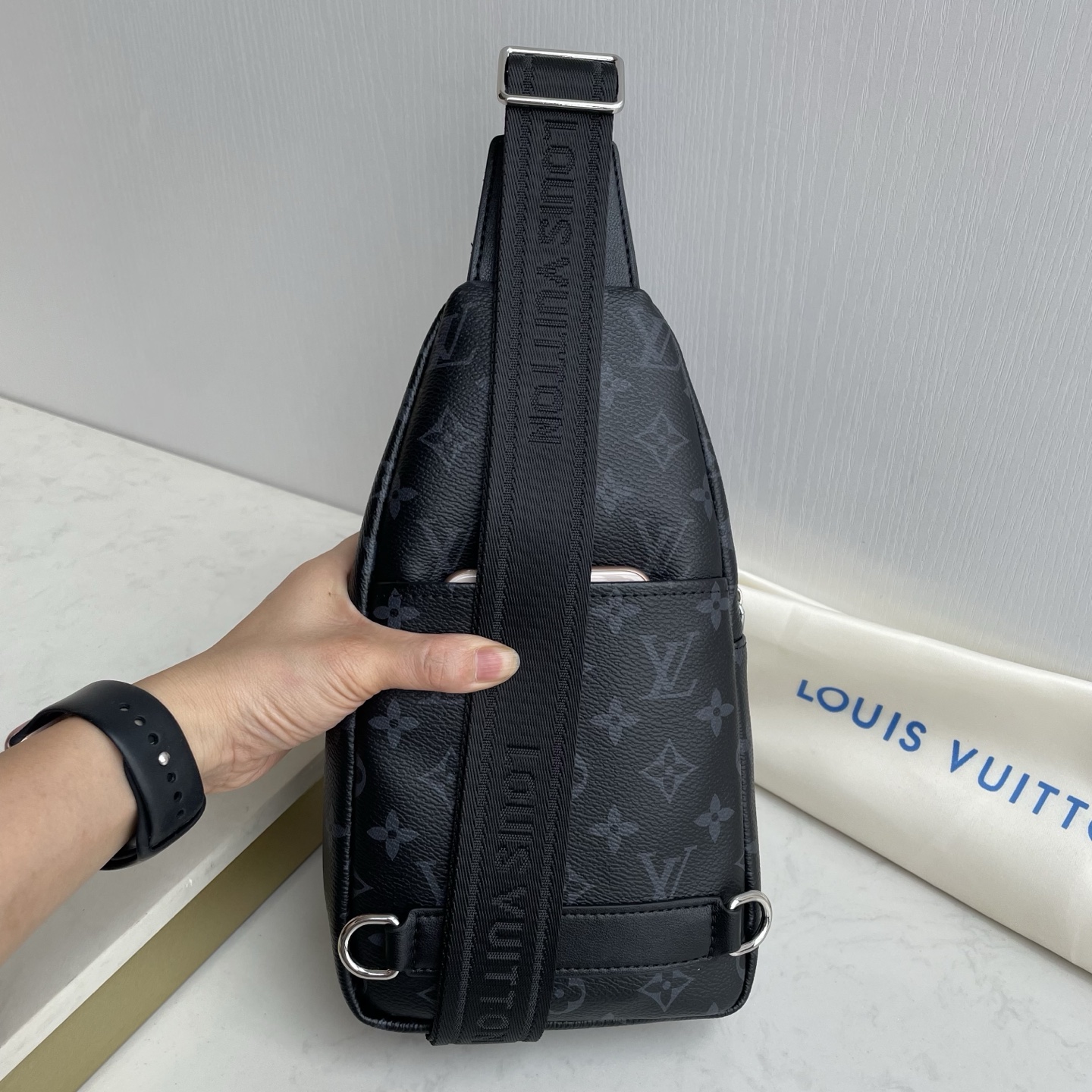 ルイ・ヴィトン「Louis Vuitton」ルイ・ヴィトン メンズ チェストバッグ / クロスボディバッグ 