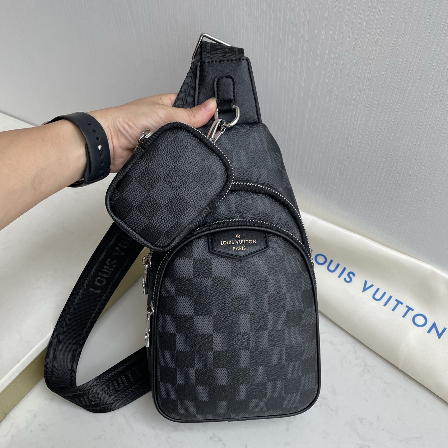ルイ・ヴィトン「Louis Vuitton」ルイ・ヴィトン メンズ チェストバッグ / クロスボディバッグ 