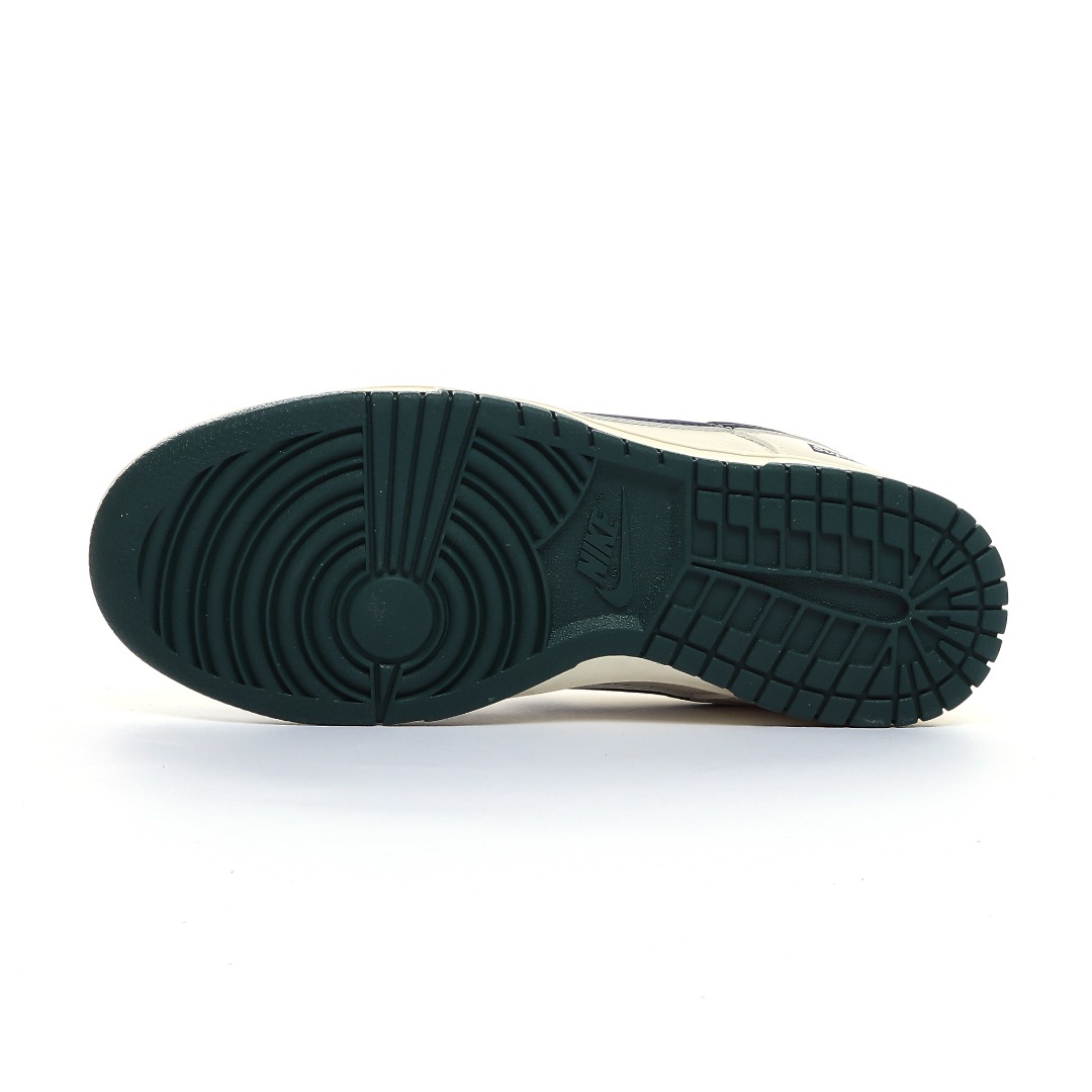 「コラボモデル」Supreme x NikeSB Dunk Lowスニーカー