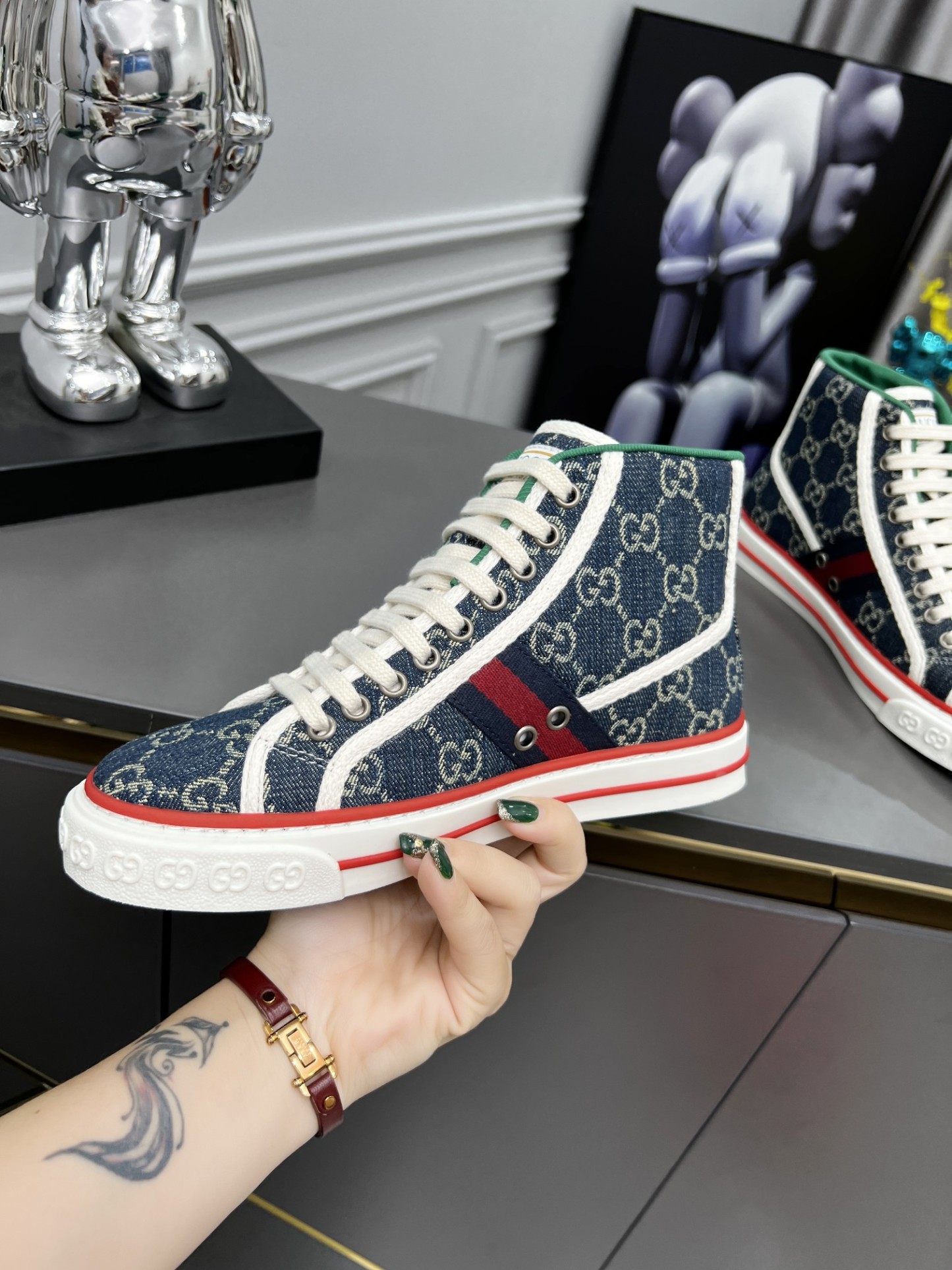 グッチ「Gucci」グッチ テニス 1977 ハイトップスニーカー / ユニセックススニーカー