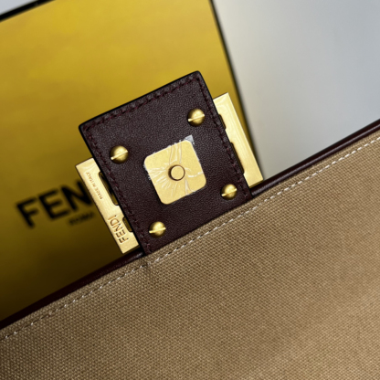 フェンディ「Fendi」Baguette ワッシュデニム シャイニーFFエンブレム バッグ-ISETAN PRESTIGE CURATED