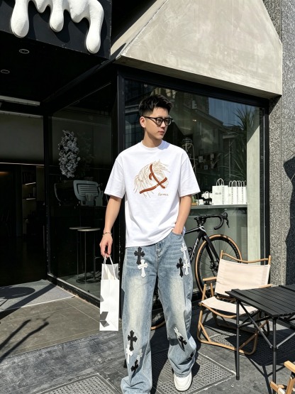 エルメス「Hermès」ロゴプリントTシャツ / ショートスリーブ クルーネック