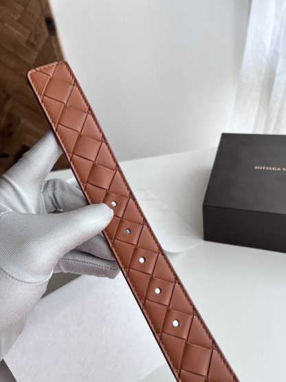 ボッテガ・ヴェネタ「Bottega Veneta」イントレチャート リバーシブル ベルト