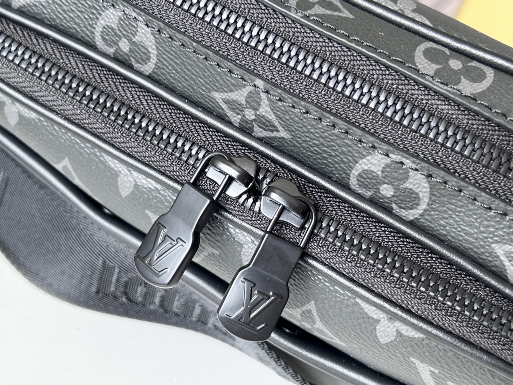 ルイ・ヴィトン(Louis Vuitton)　アルファメッセンジャーバッグ　m46955