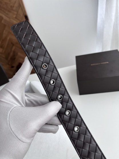ボッテガ・ヴェネタ「Bottega Veneta」イントレチャート リバーシブル ベルト