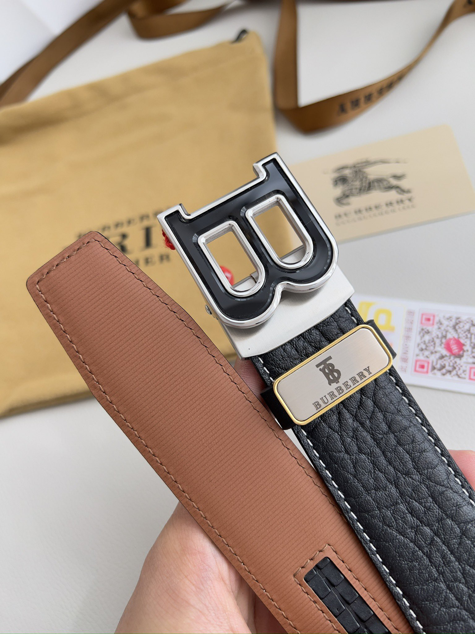 バーバリー「Burberry」オートロックベルト 2色