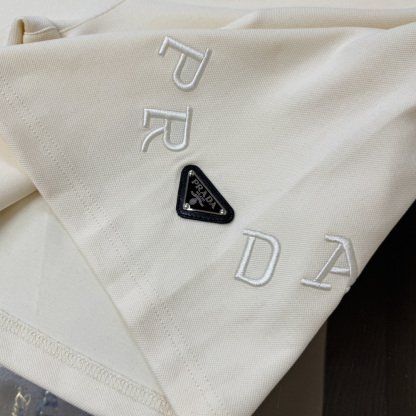 プラダ「Prada」コットンショーツ / ロゴショーツ