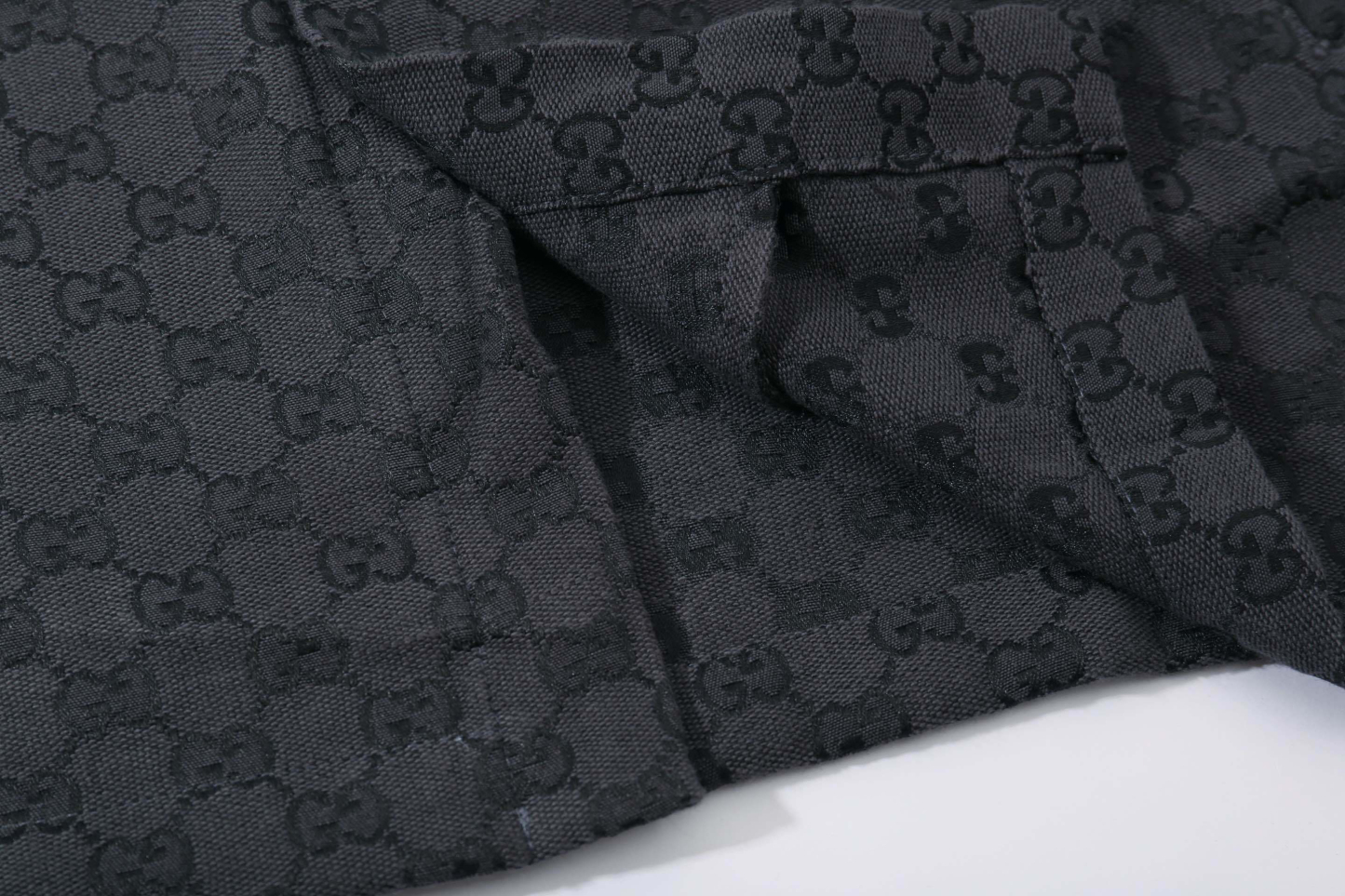 グッチ「Gucci」グッチ オールオーバーロゴ ショートスリーブシャツ / デニムシャツ