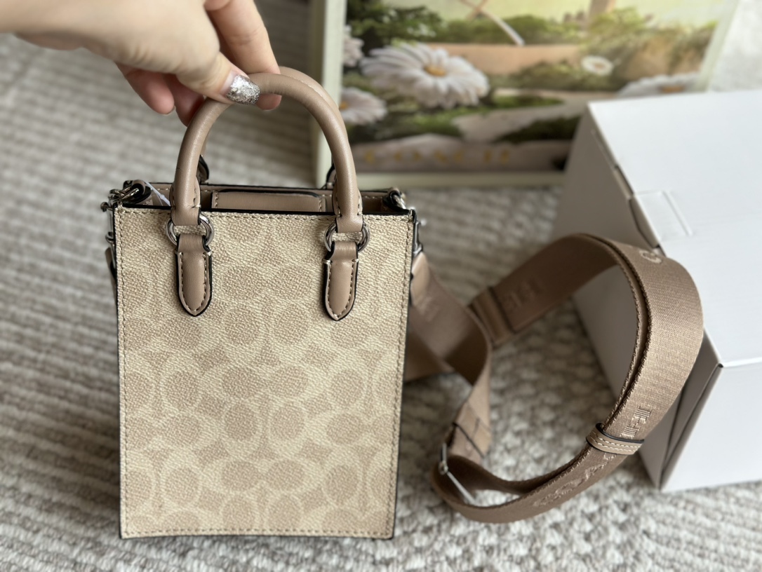 コーチ「Coach」Cally 琴譜包 ショルダーバッグ