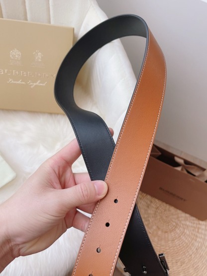 バーバリー「Burberry」フックTBベルト 3色