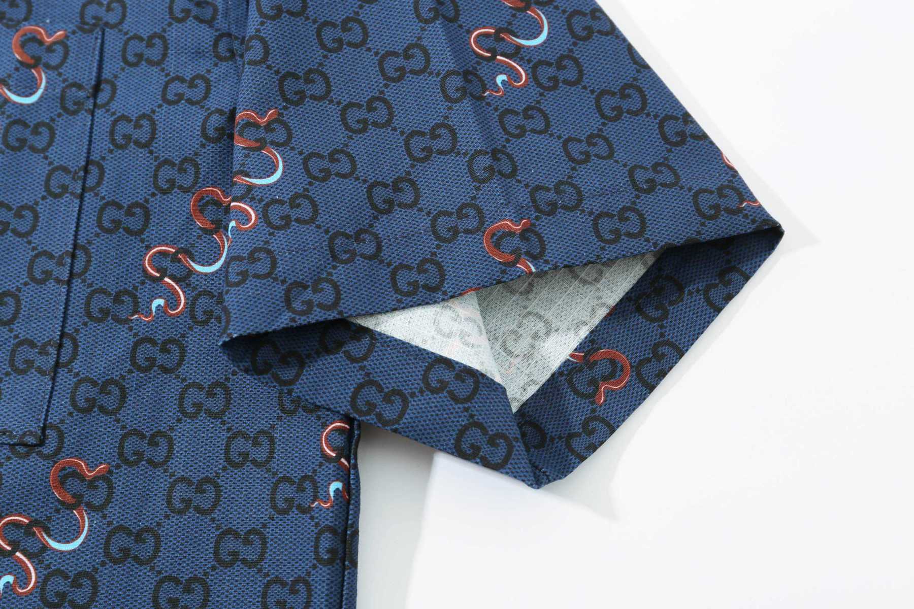 グッチ「Gucci」グッチ オールオーバーロゴ ショートスリーブシャツ / デニムシャツ