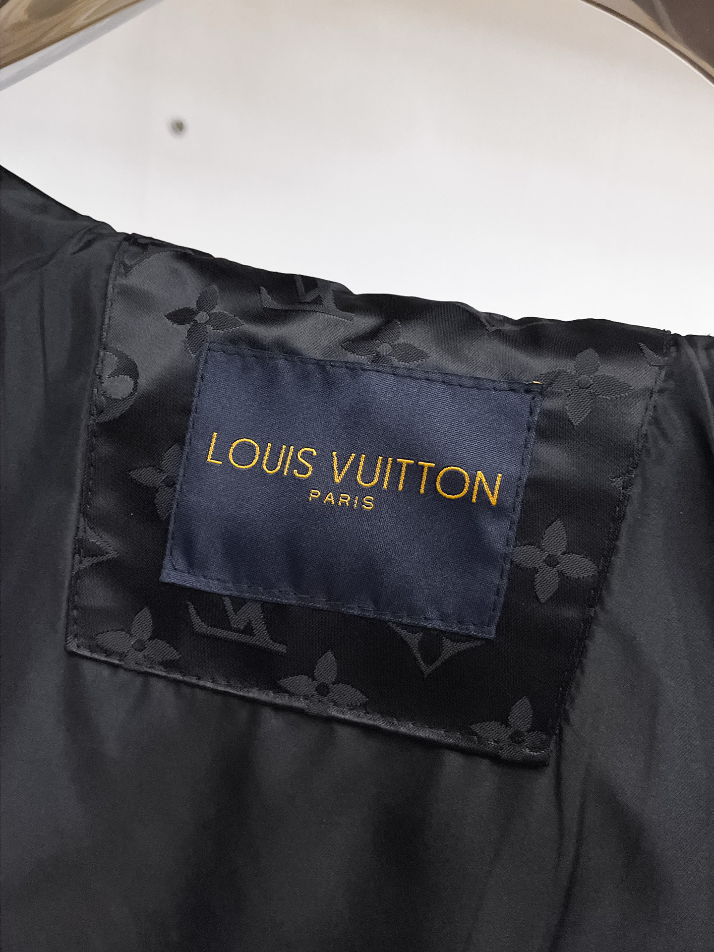 ルイ・ヴィトン「Louis Vuitton」ルイ・ヴィトン ロゴプリント ジップアップジャケット / アウター