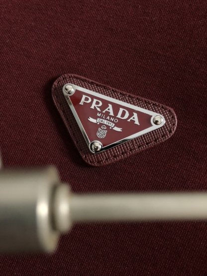 プラダ「Prada」プラダ リサイクルダブルジャージー ジップアップスウェットシャツ / プルオーバー