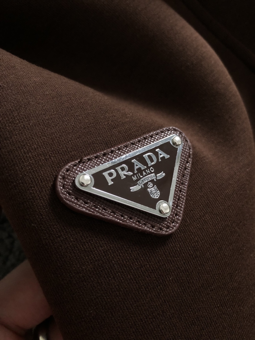 プラダ「Prada」プラダ リサイクルダブルジャージー ジップアップスウェットシャツ / プルオーバー